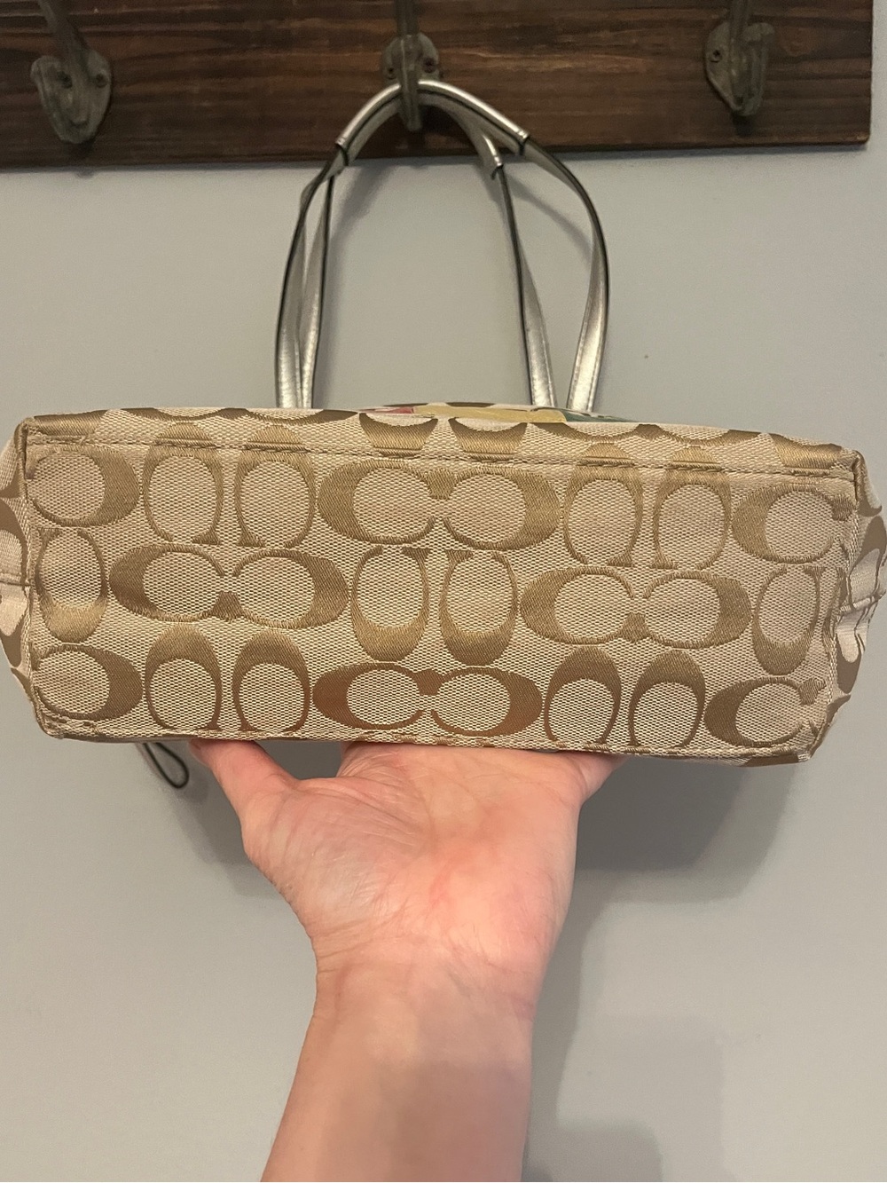 Coach Beige Signature Multi Stripe Tote F17426 - Picture 4 of 15